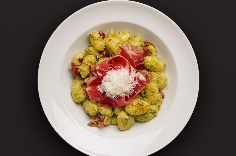 Gnocchi mit Coppa und Mandel-Pesto