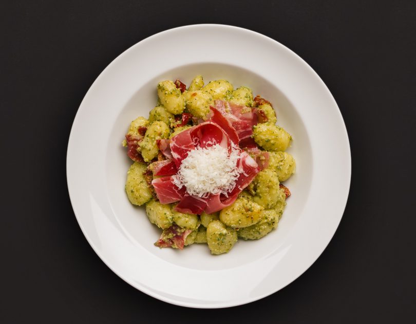 Gnocchi mit Coppa und Mandel-Pesto