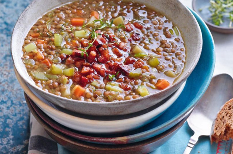 Linseneintopf mit knuspriger Pancetta