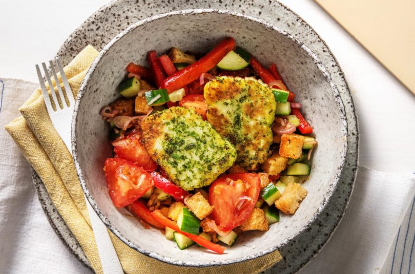 Bunter Halloumi-Brot-Salat