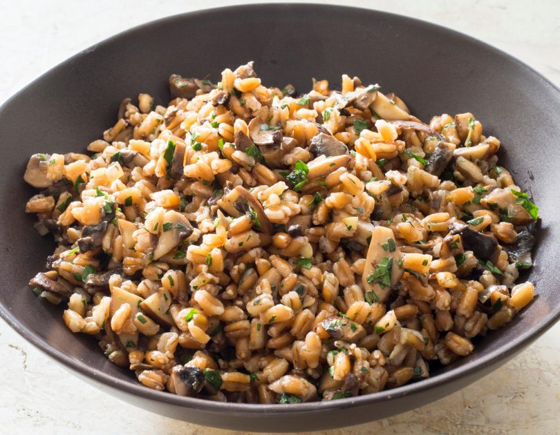Warm Farro with Mushrooms and Thyme