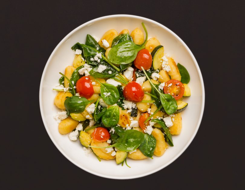 Knusprige Gnocchi mit Zucchini, Babyspinat und Ricotta