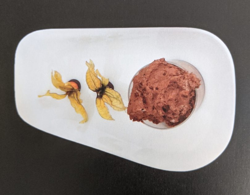 Blitzmousse mit Physalis im Schokoladenüberzug