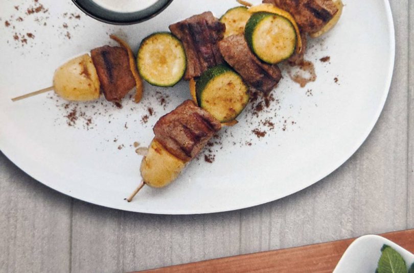 Lamm-Zucchini-Speße mit Baharazwürze und Minz-Joghurt