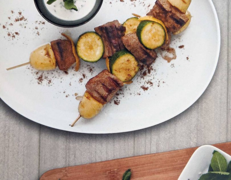 Lamm-Zucchini-Speße mit Baharazwürze und Minz-Joghurt