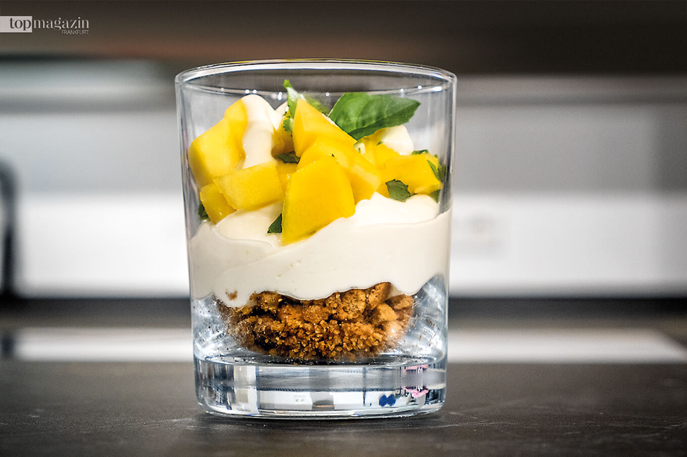 Mango-Limetten-Shortcake Mango-Limetten-Shortcake mit Frischkäse und Minze
