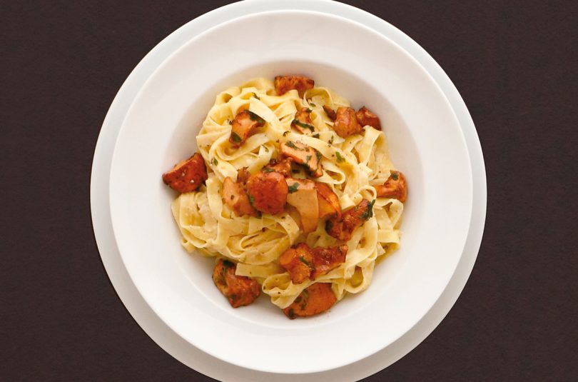 Tagliatelle in Sherry-Pfefferrahm mit frischen Pfifferlingen