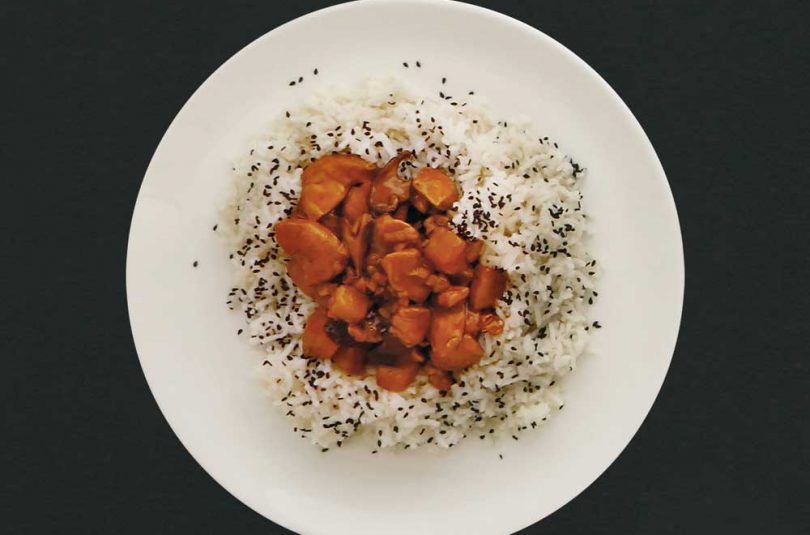 Teriyaki-Hühnchen mit Shiitakepilzen, Ananas und Schwarzen Sesam