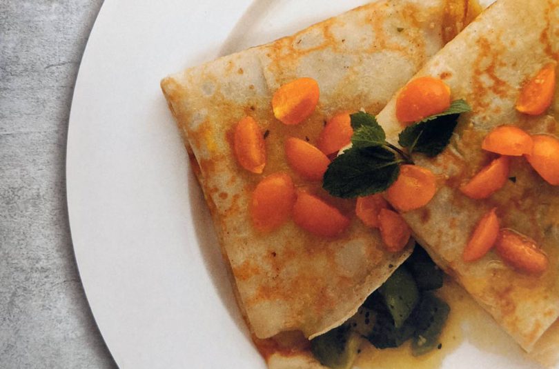 Feine Crêpes mit marinierten kiwis und Physalis-Orangen-Ragout