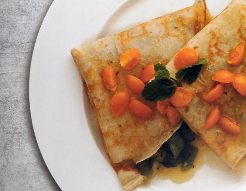 Feine Crêpes mit marinierten kiwis und Physalis-Orangen-Ragout