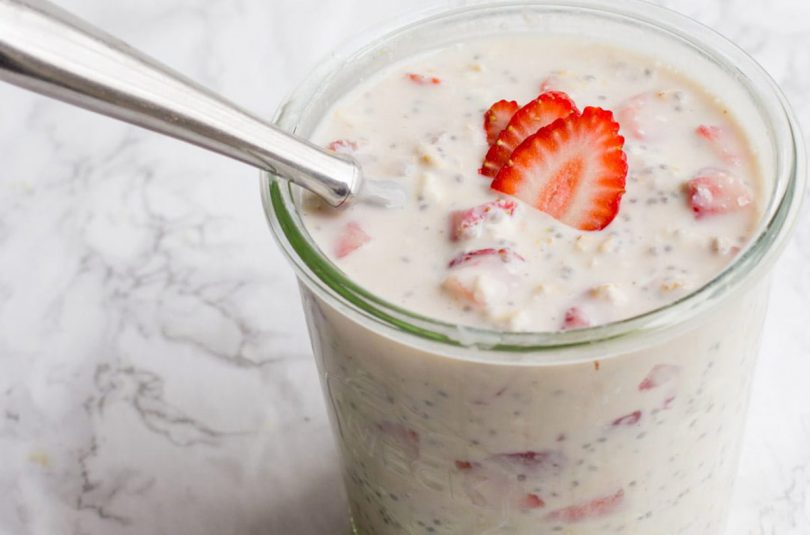 Strawberry Cheesecake Overnight Oats