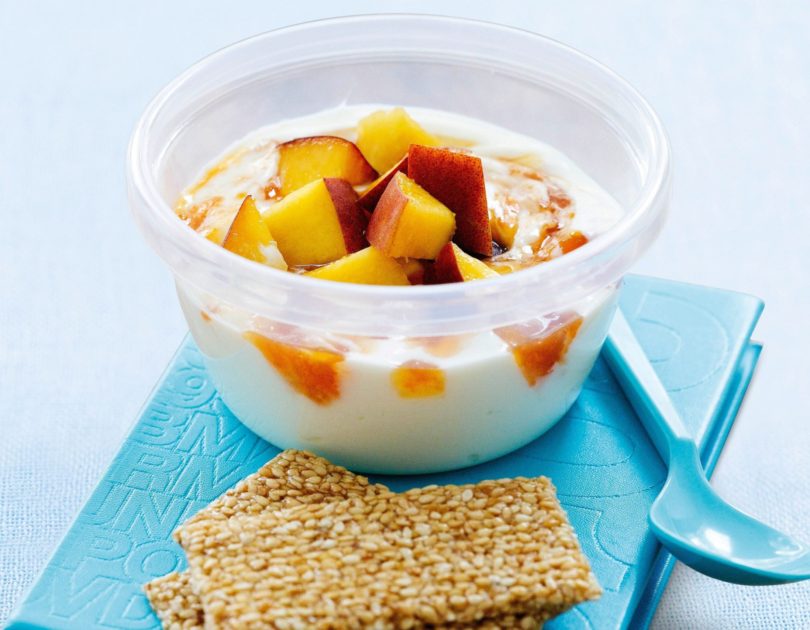 Joghurt and Peach Bowl