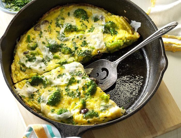 exps76528_BB143289C07_22_1b-9 Mediterranean Broccoli & Cheese Omelet