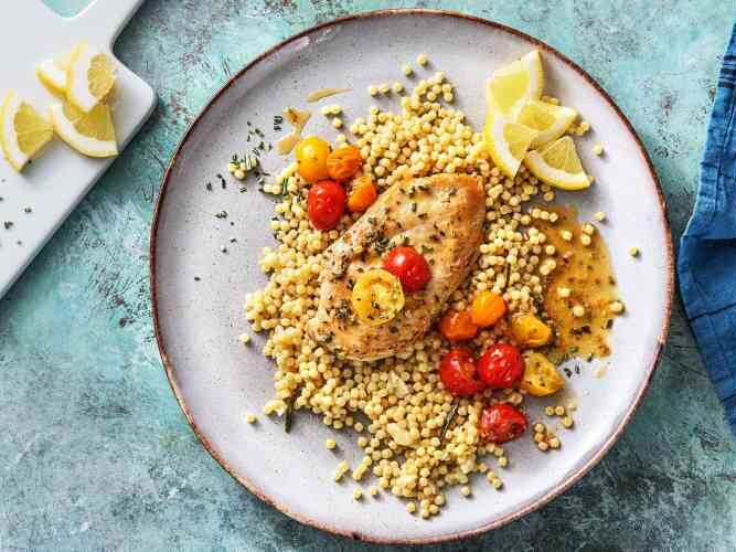 lemon-rosemary-chicken-cutlets-4c9e65fe Rosmarin-Zitronen Hähnchenschnitzel mit Couscous