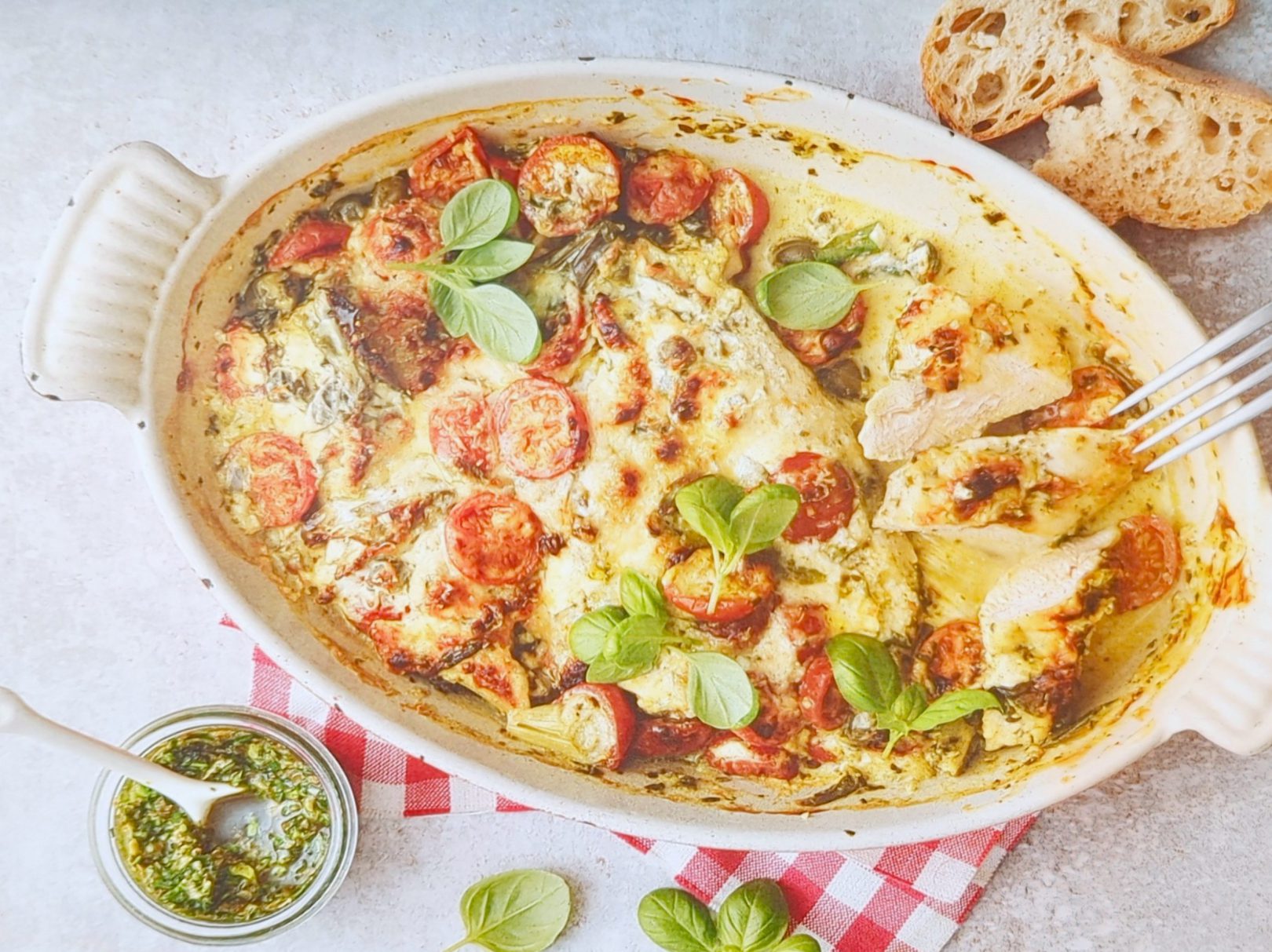 Tomaten-Pesto-Hähnchen