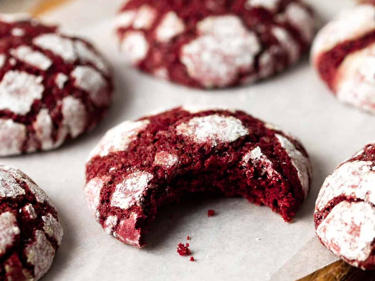 Red Velvet Crinkle Cookie Red Velvet Crinkle Cookie