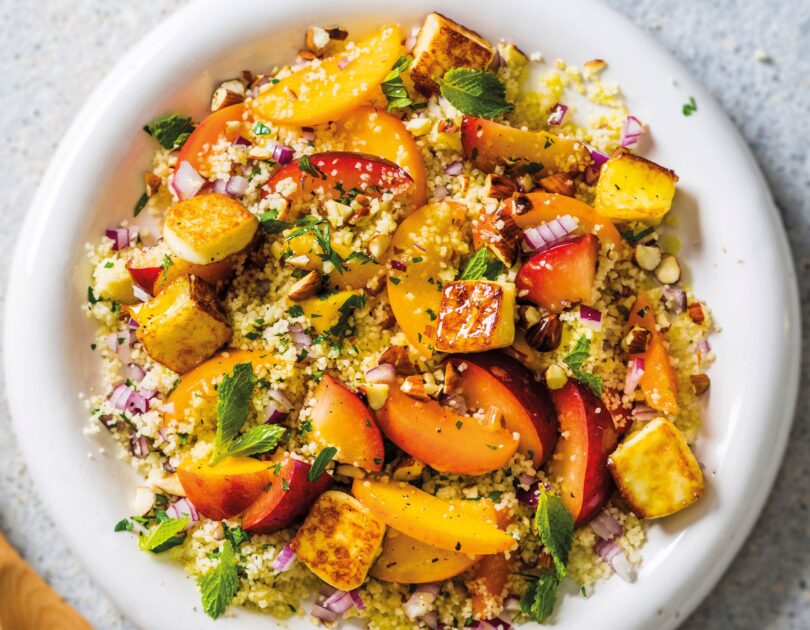 couscoussalat-mit-sommerobst-und-halloumi-656616 Sommerlicher Couscous-Salat
