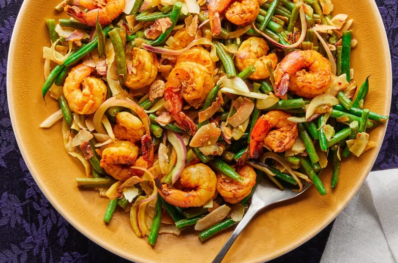 0924_DIS_ShrimpGreenBeansWGarlickyCoconut_Web Garlic-Coconut Shrimp and Green Beans