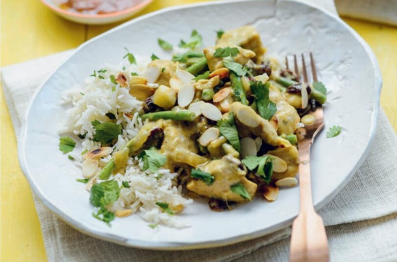Chicken curry with Herb rice & Flaked Almonds