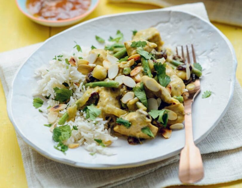 Chicken curry with Herb rice & Flaked Almonds