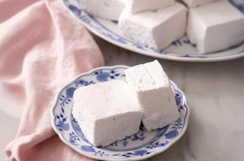 Homemade-Marshmallows-Feature_01 Marshmallows